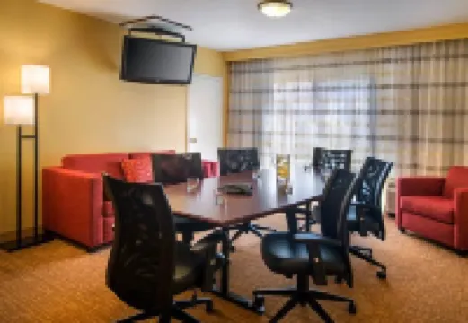 Courtyard Norwalk Hoteles en Norwalk