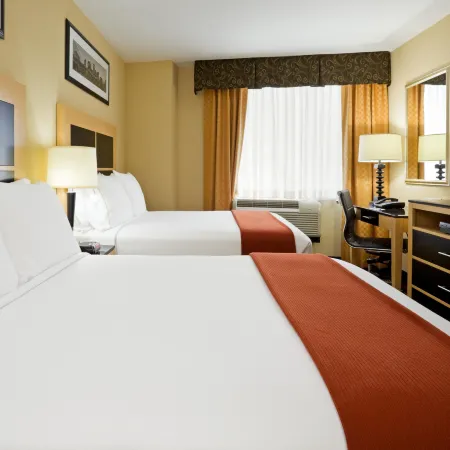 Holiday Inn Express NEW YORK CITY-WALL STREET by IHG Отели рядом с достопримечательностью «Чайнатаун – Маленькая Италия»