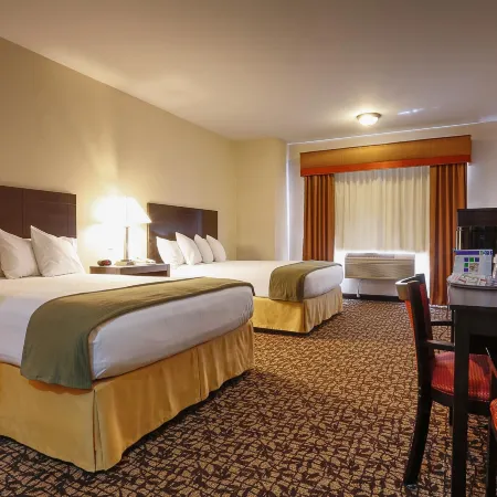 Holiday Inn Express OAKDALE by IHG