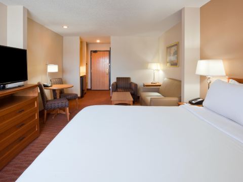 Holiday Inn Express & Suites Worthington
