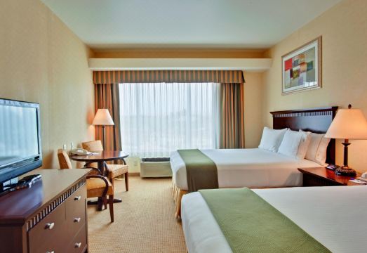 홀리데이 인 익스프레스 호텔 & 스위트 버몬트 오크 밸리