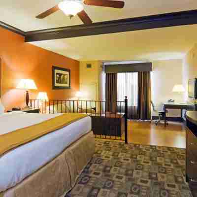 Holiday Inn Express & Suites Columbia-Fort Jackson Rooms