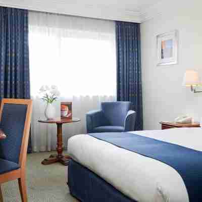 Holiday Inn Farnborough Rooms