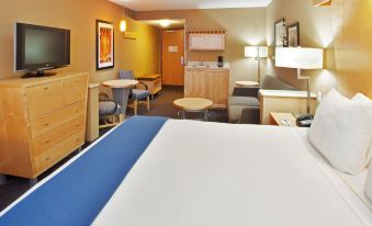 Holiday Inn Express & Suites Modesto-Salida