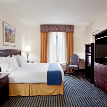 Holiday Inn Express & Suites CHESAPEAKE by IHG