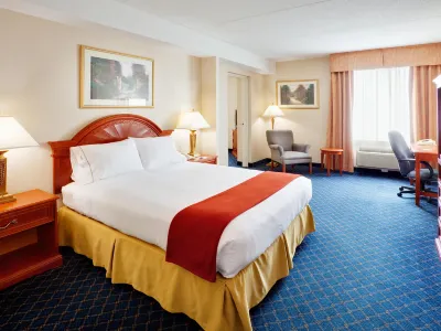 Holiday Inn Express & Suites Barrie Hotels near Prestige Jewellery