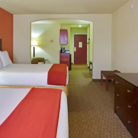 Holiday Inn Express & Suites Alexandria
