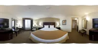 Holiday Inn Express & Suites Fresno Northwest-Herndon فنادق في ماديرا