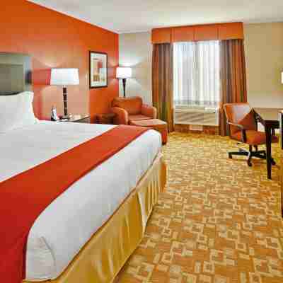 Holiday Inn Express & Suites Memphis/Germantown Rooms