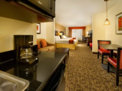 Holiday Inn Express & Suites UVALDE by IHG Hotels in Uvalde