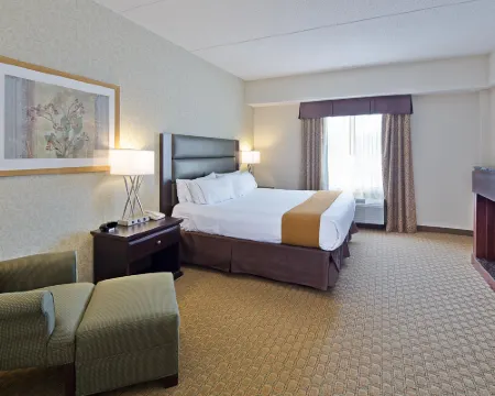 Holiday Inn Express & Suites OTTAWA AIRPORT by IHG Hotels in Ottawa