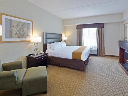 Holiday Inn Express & Suites OTTAWA AIRPORT by IHG