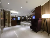 K Hotels Taipei Dunnan 遠企購物中心周辺のホテル