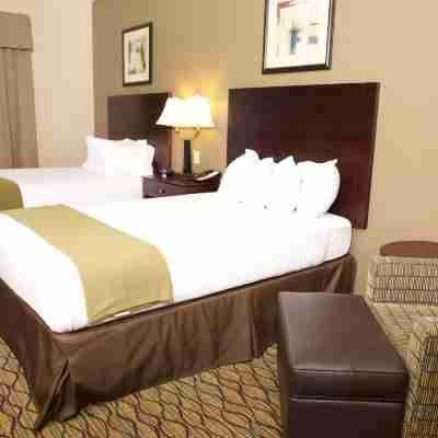 Holiday Inn Express Bloomington West Rooms