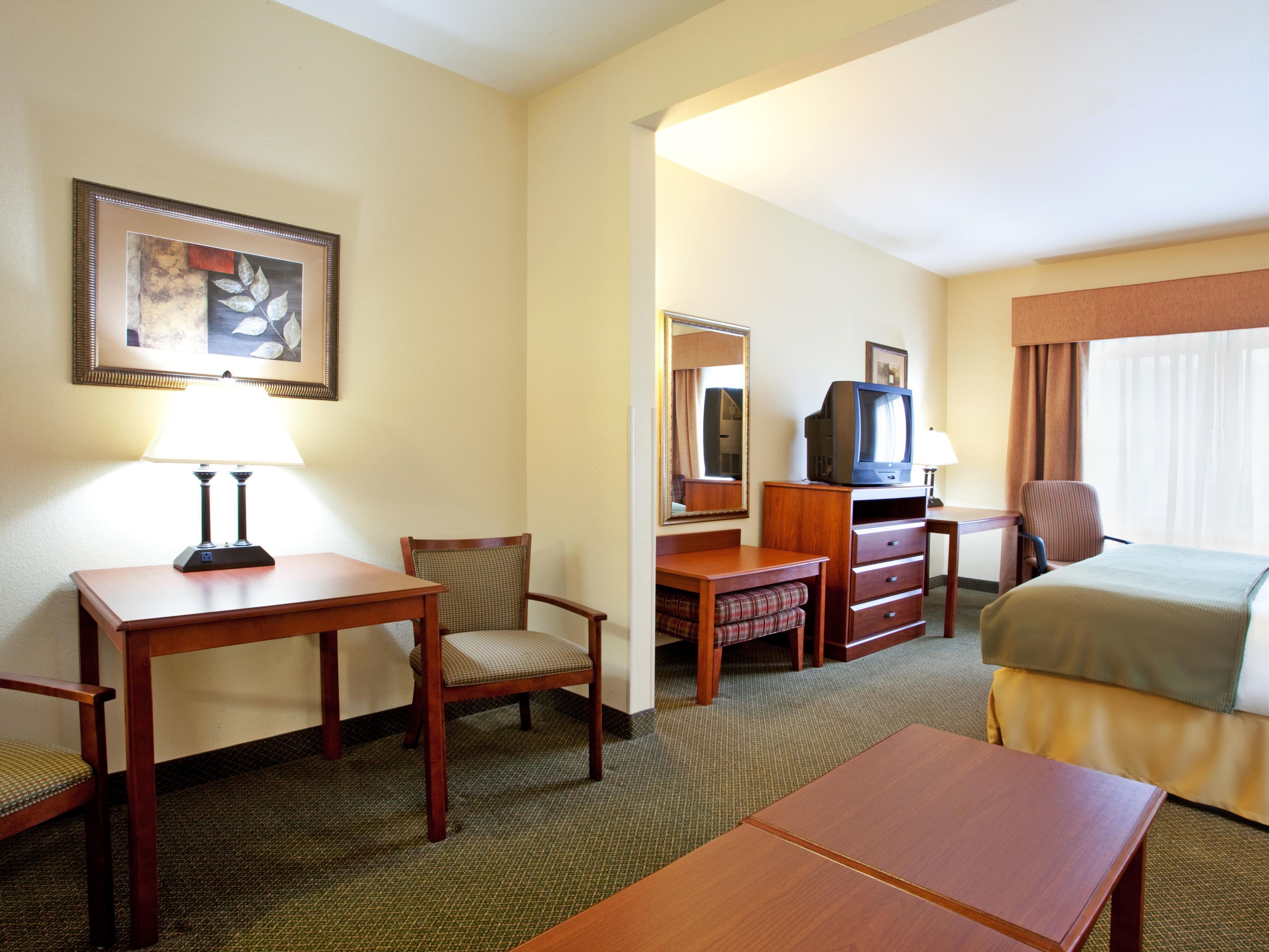 Holiday Inn Express Hotel & Suites Claypool Hill -Richlands Area, an Ihg Hotel