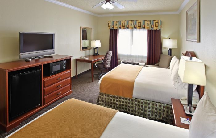 Holiday Inn Express & Suites Greenville by IHG