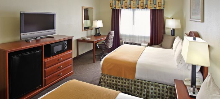 Holiday Inn Express & Suites Greenville by IHG Hotels in Hunt County
