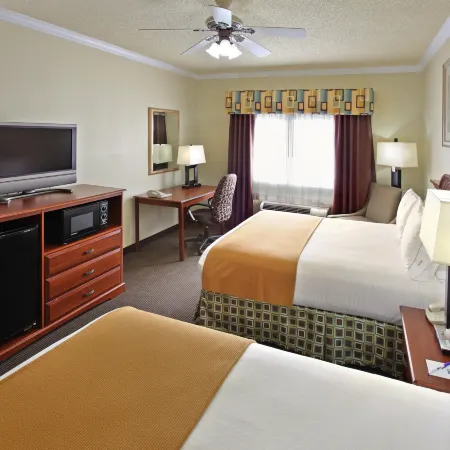 Holiday Inn Express & Suites Greenville by IHG