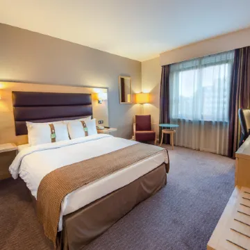 Holiday Inn LONDON - BRENTFORD LOCK by IHG Отели рядом с достопримечательностью «Чизик Хаус энд Гарденс»