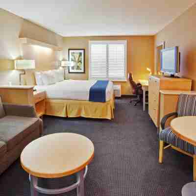 Holiday Inn Express & Suites MODESTO-SALIDA by IHG Rooms