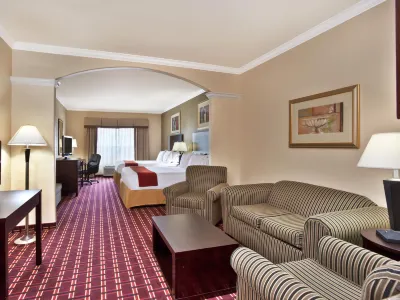 Holiday Inn Express & Suites Sealy Hôtels à : Cat Spring