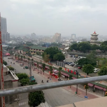 Vienna Hotel (Lufeng Jieshi Bus Station)