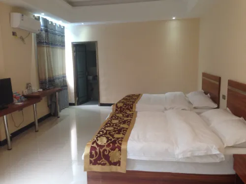 Ceheng Xiangxi Hotel