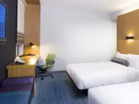 Aloft Zhengzhou Shangjie (District Government Store)