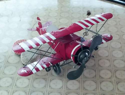 Popeye Holiday Inn Photos