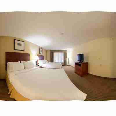 Holiday Inn Express & Suites EAST LANSING by IHG Rooms