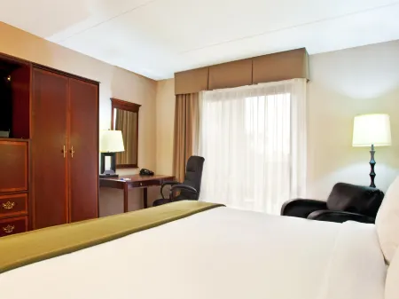 Holiday Inn Express Rolling Mdws-Schaumburg Area Отели рядом с достопримечательностью «Парк Мажевски Метро»