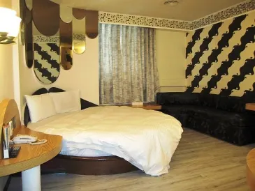 جولدن فينيكس هوتل