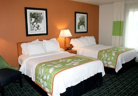Fairfield Inn & Suites Fairmont