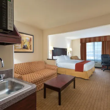 Holiday Inn Express & Suites EVANSTON by IHG