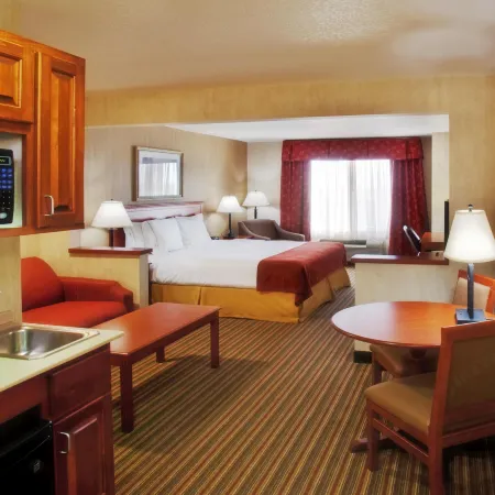 Holiday Inn Express & Suites SIOUX CENTER by IHG Отели в г. Су