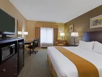Holiday Inn Express & Suites TAVARES - LEESBURG by IHG Hotels in Lake County