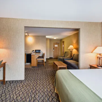 Holiday Inn Express & Suites SASKATOON CENTRE by IHG