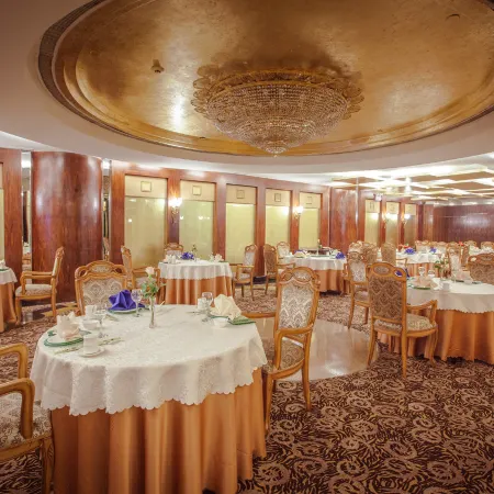 Wuhan Mayflowers Hotel (Wuchang Railway Station Zhongnan Road Metro Station Branch) Отели рядом с достопримечательностью «Хубэй, Китай, Южная Механическая Школа (Школьный Департамент)»