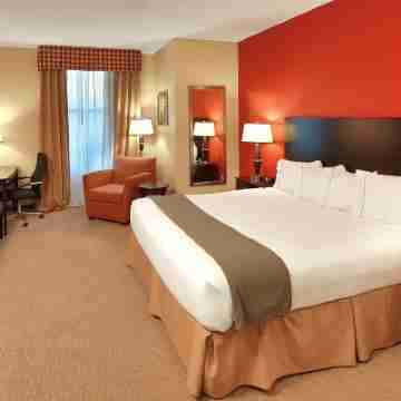 Holiday Inn Express Baltimore Downtown Rooms