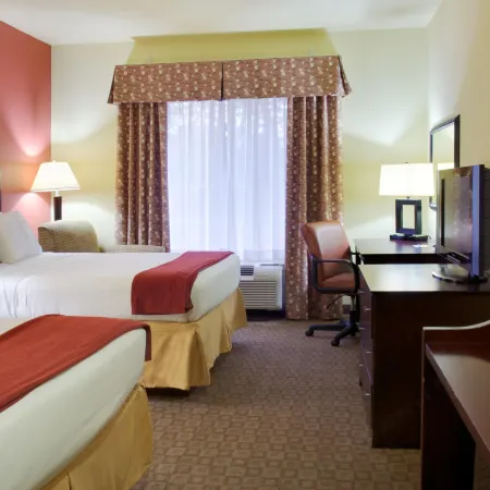 Holiday Inn Express & Suites Alexandria