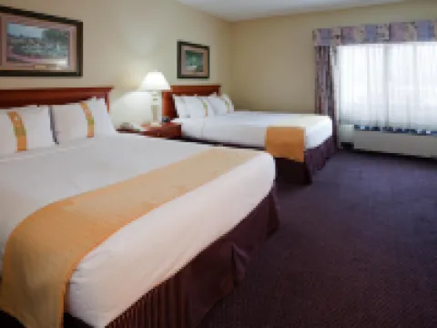 Holiday Inn & Suites ST. CLOUD by IHG Hotels in Saint Cloud