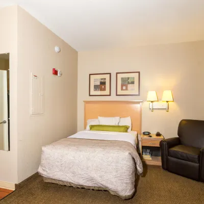 Candlewood Suites FT MYERS I-75 by IHG フリーマスターズ フリーマーケット周辺のホテル