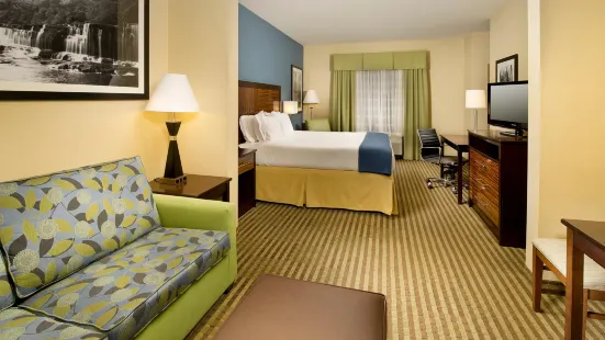 Holiday Inn Express & Suites Tullahoma