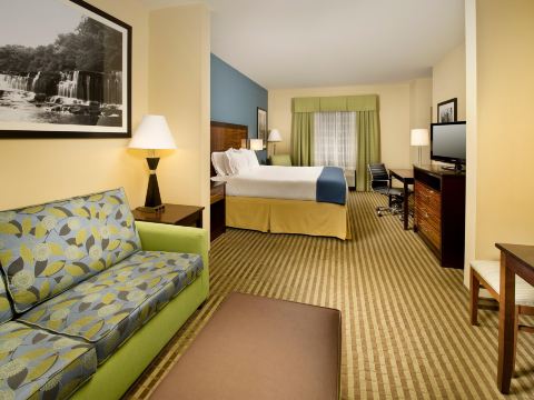 Holiday Inn Express & Suites Tullahoma