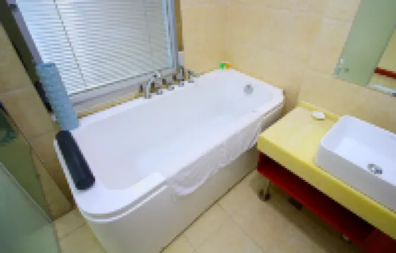 Huangguan Holiday Hotel