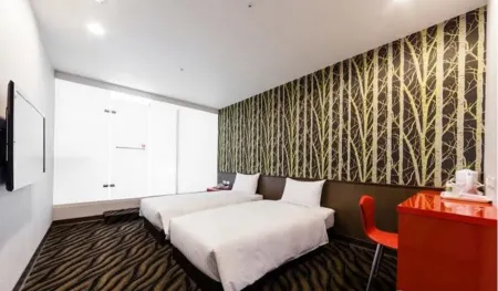 LIHO Hotel Tainan Отели рядом со станцией Tainan Railway Station