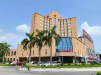Baoshi Hotel Hotels in Qishi Town