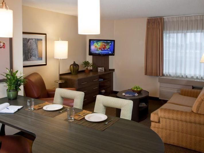 Sonesta Simply Suites Cleveland North Olmsted