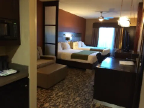 Holiday Inn Express & Suites NORTH DALLAS AT PRESTON by IHG