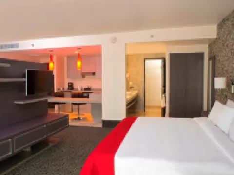 โรงแรมฮอลิเดย์ อินน์ เอ็กซ์เพรส เกเรตาโร บาย IHG โรงแรมในเกเรตาโร